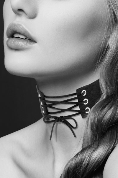 Чокер с шнуровкой CHOKER LACET NOIR